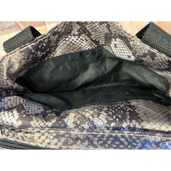 Nicole Miller Insulated Lunch Bag Cooler Tote Gray Silver Snakeskin 10" x 6" x 9 - Picture 7 of 12